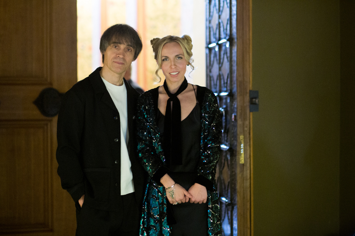 Фото сделано на пресс-показе выставки "Наследие". На фото - Ильгиз Фазулзянов и я (Алёна Болгарина)