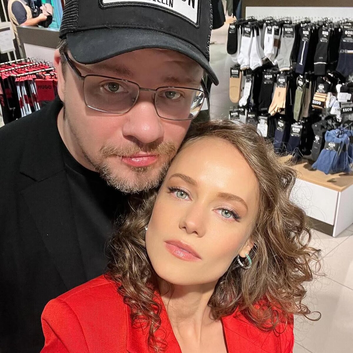    Гарик Харламов с женой Катериной Ковальчук Социальные сети