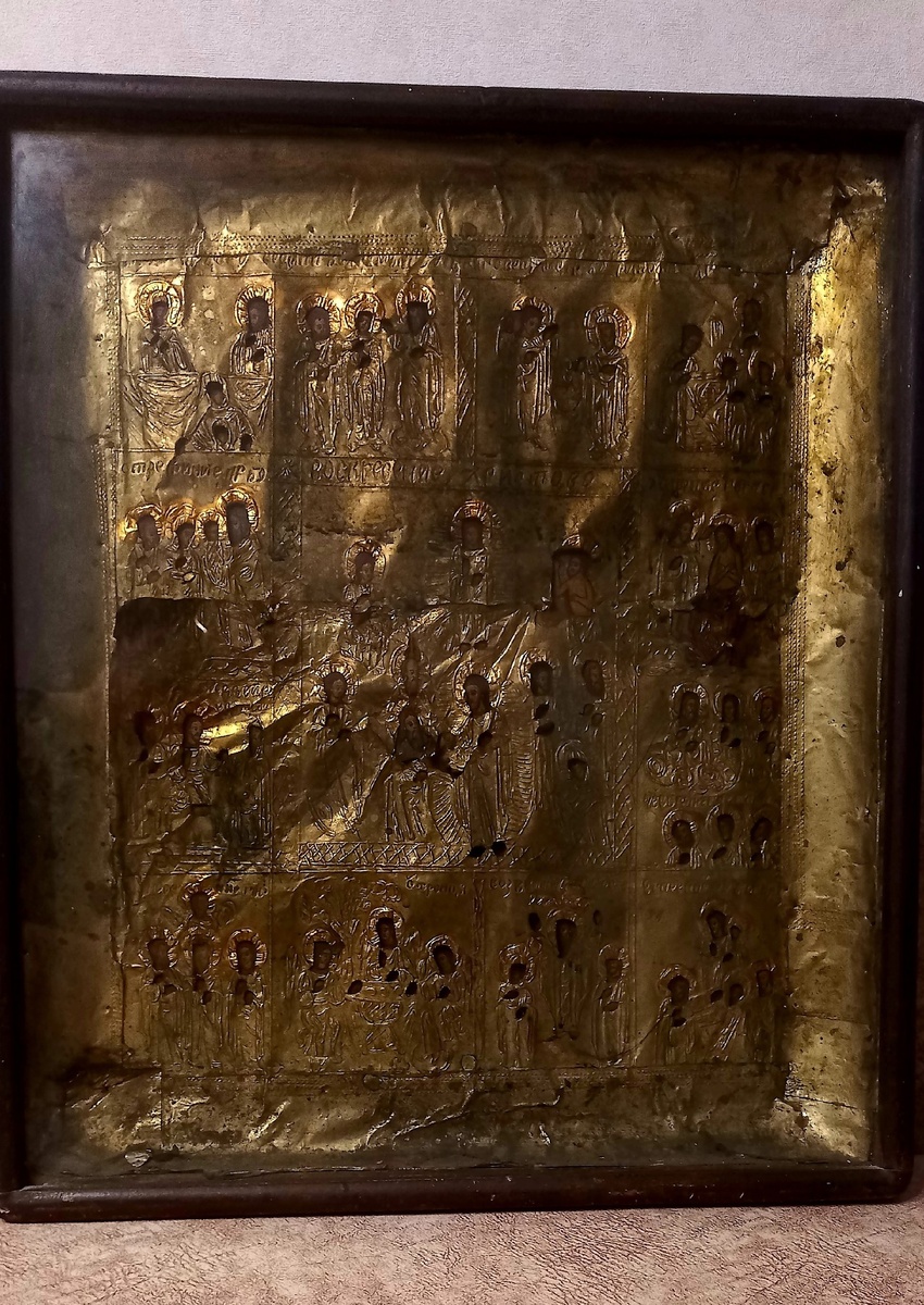 Бабуськина икона хранится теперь в моем доме