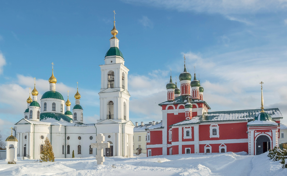 Феодоровская церковь, новая колокольня и Смоленская церковь