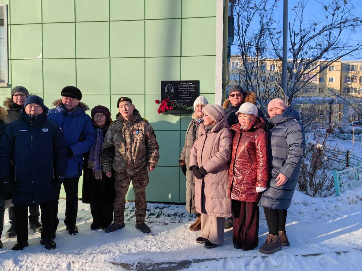 На торжественном открытии мемориальной доски