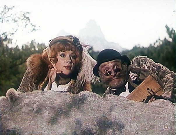 - Чё-та я очкую, Алиса... - Не сцы, Базилио, мы не самые проходные персонажи в этой фильме. У нас ещё четыре полных сцены и один эпизод. - А за эпизод, Алиса, заплатят как за сцену?;...