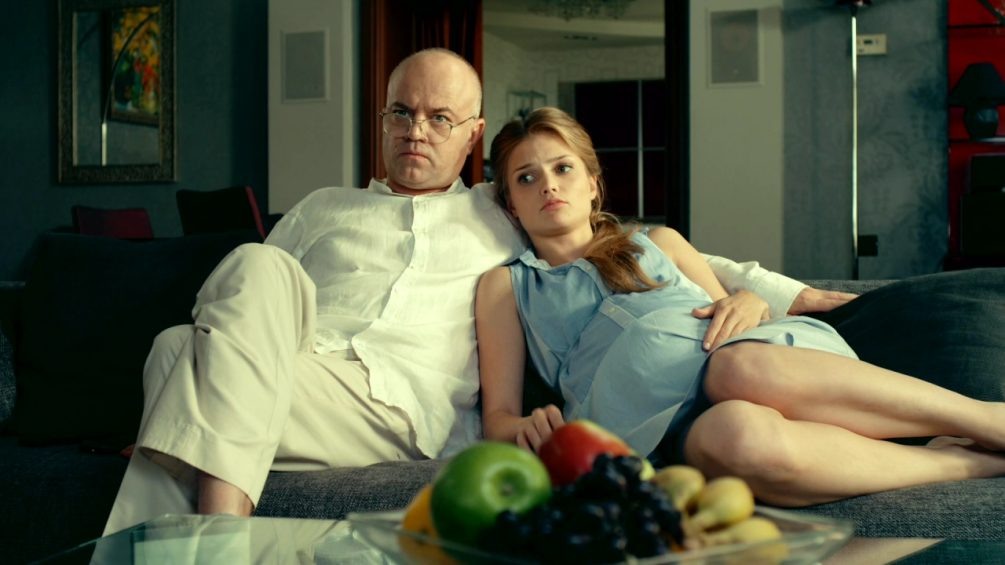    Ева и Сильвестр Сергеевы/ кадр из сериала "СашаТаня"