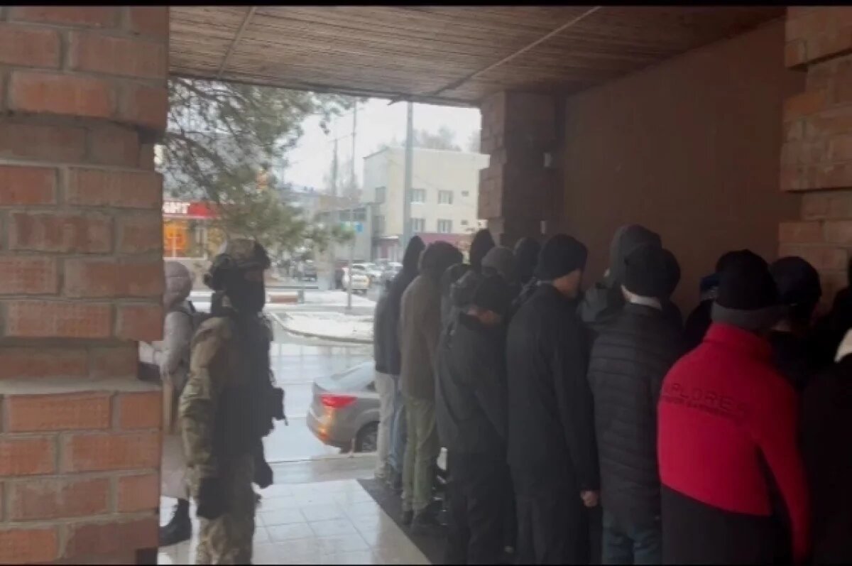    На стройплощадках Тюмени нашли 88 мигрантов-нарушителей