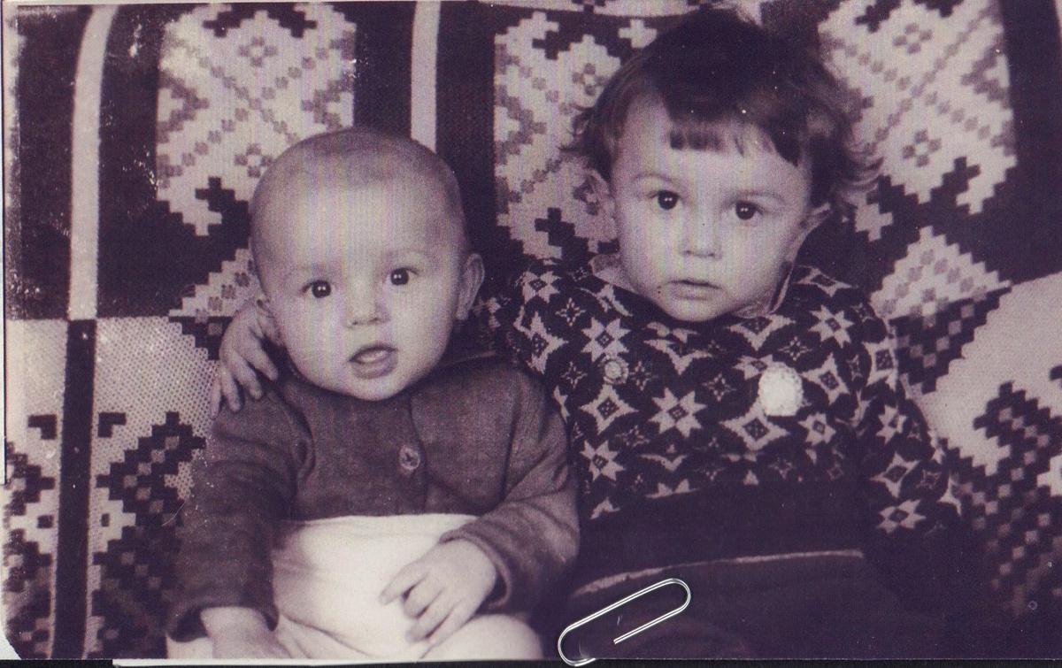 Юра Ворновской (слева) с братом Женей