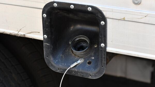    CC BY 2.0 / HireAHelper / Open Fuel Tank