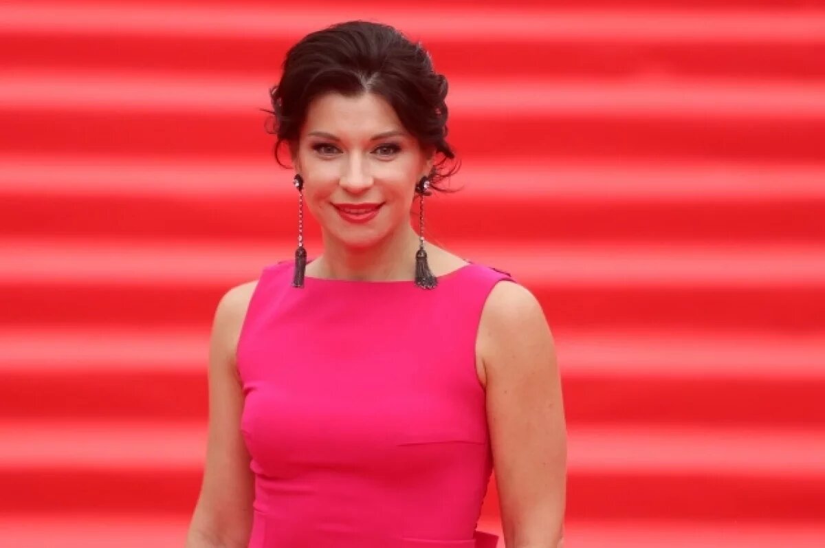    Актриса Волкова призналась, что ей на 8 Марта дарили поход к психотерапевту