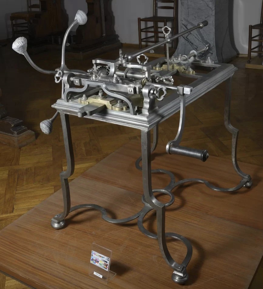 Станок зуборезно-фрезерный, автор Нартов, Андрей Константинович (1693-1756), 1721 г., размеры: 113х112х82,5 см