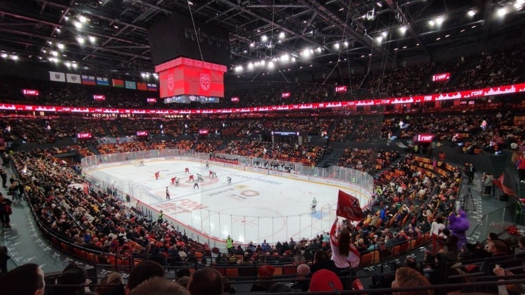    Ледовая арена впечатляет масштабом и красотой