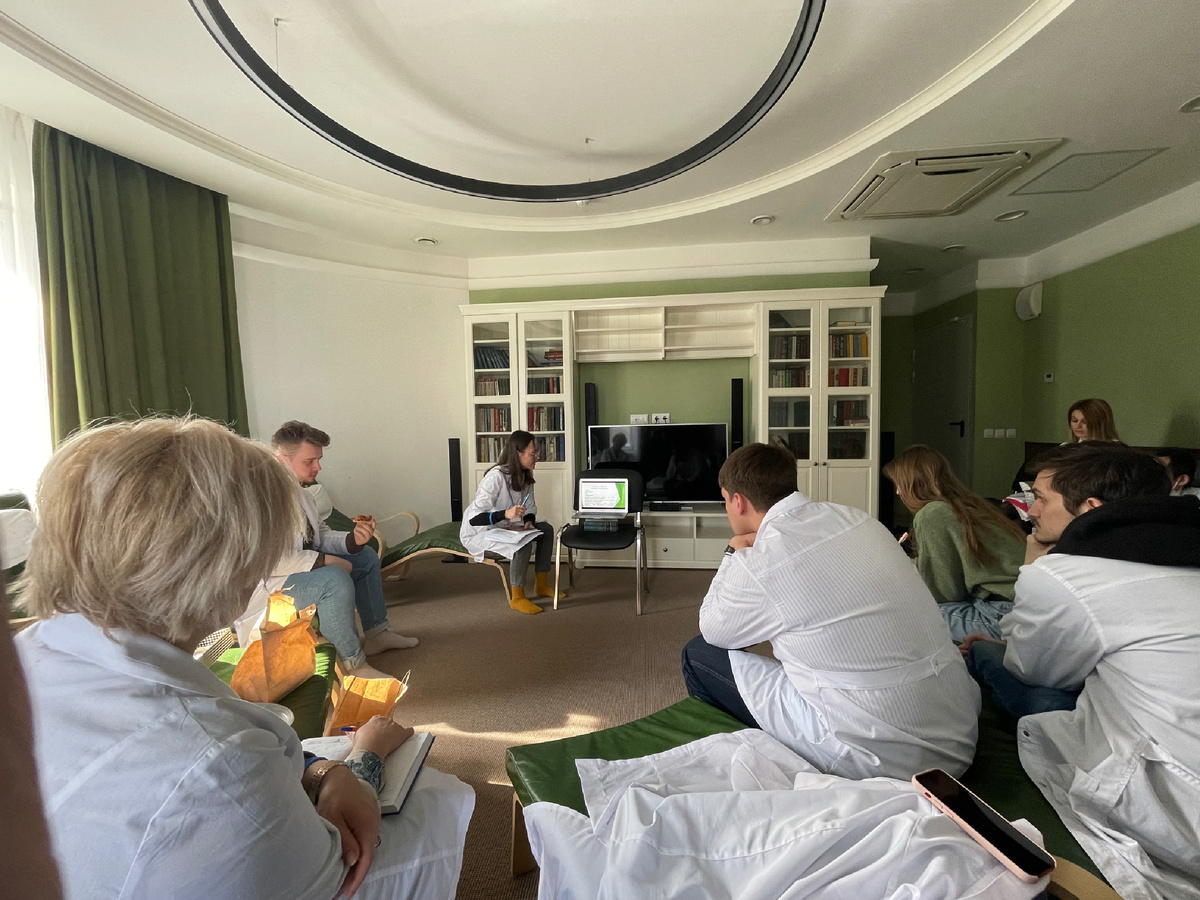 Всегда важно коллективное решение. Консилиумы, - наше все!