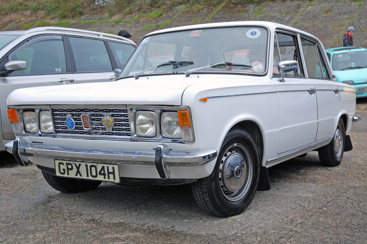 FIAT 125 спереди