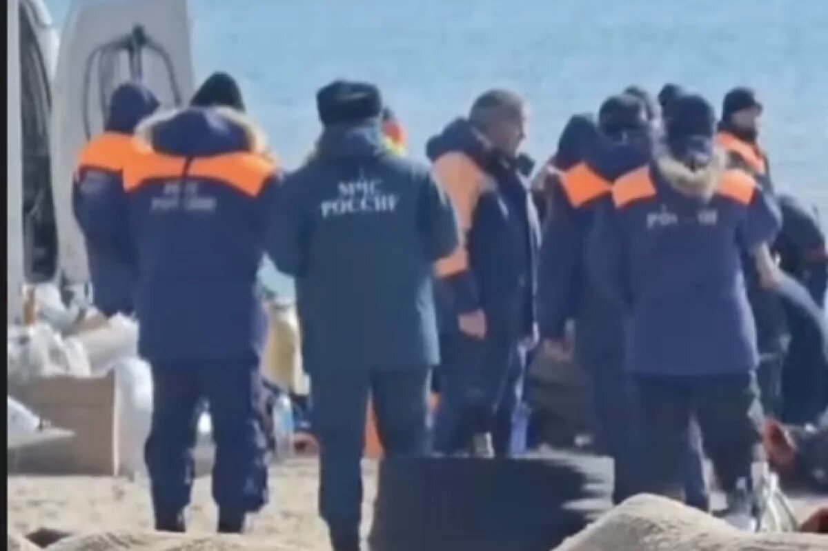    Волонтёры Анапы: погибшего на сборе мазута водолаза откачивали 40 минут