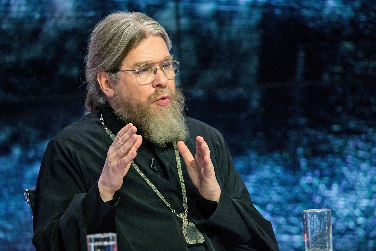    С началом СВО владыка Тихон не сделал никаких антиукраинских заявлений. Но став митрополитом Симферопольским и Крымским, он оказался на передовой. А СБУ принципиально бьет в лучшее. Целится в святое./Дмитрий Макеев/РИА Новости