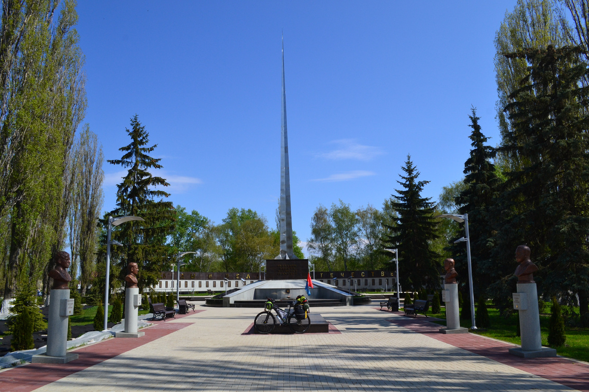 Мемориал в городке Анна