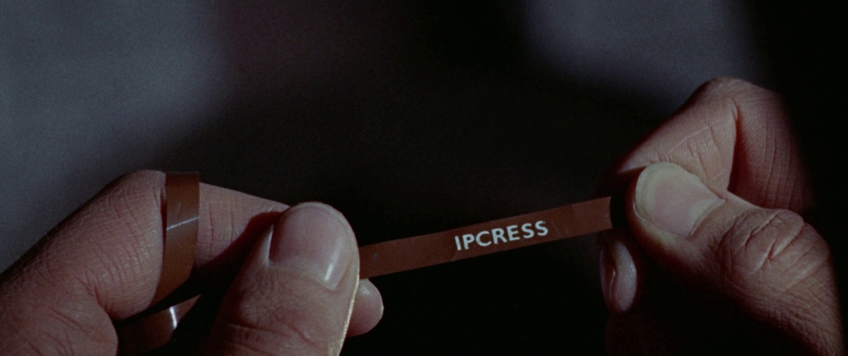 Пролистните изображение, чтобы увидеть следующий кадр из фильма «Досье Ипкресс» (1965)