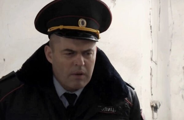 Георгий Тесля-Герасимов из сериала «След» добровольно ушёл в зону СВО. Кадр из фильма «Красная зона», режиссёр Игорь Ромащенко и др., сценарист Виктор Демент и др. / Kinopoisk