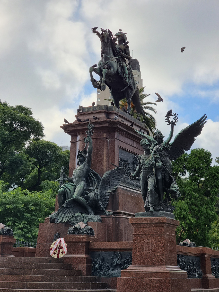 Хосе де Сан-Мартина почитают и считают национальным героем-освободителем не только в Аргентине, но и в Чили, и в Перу