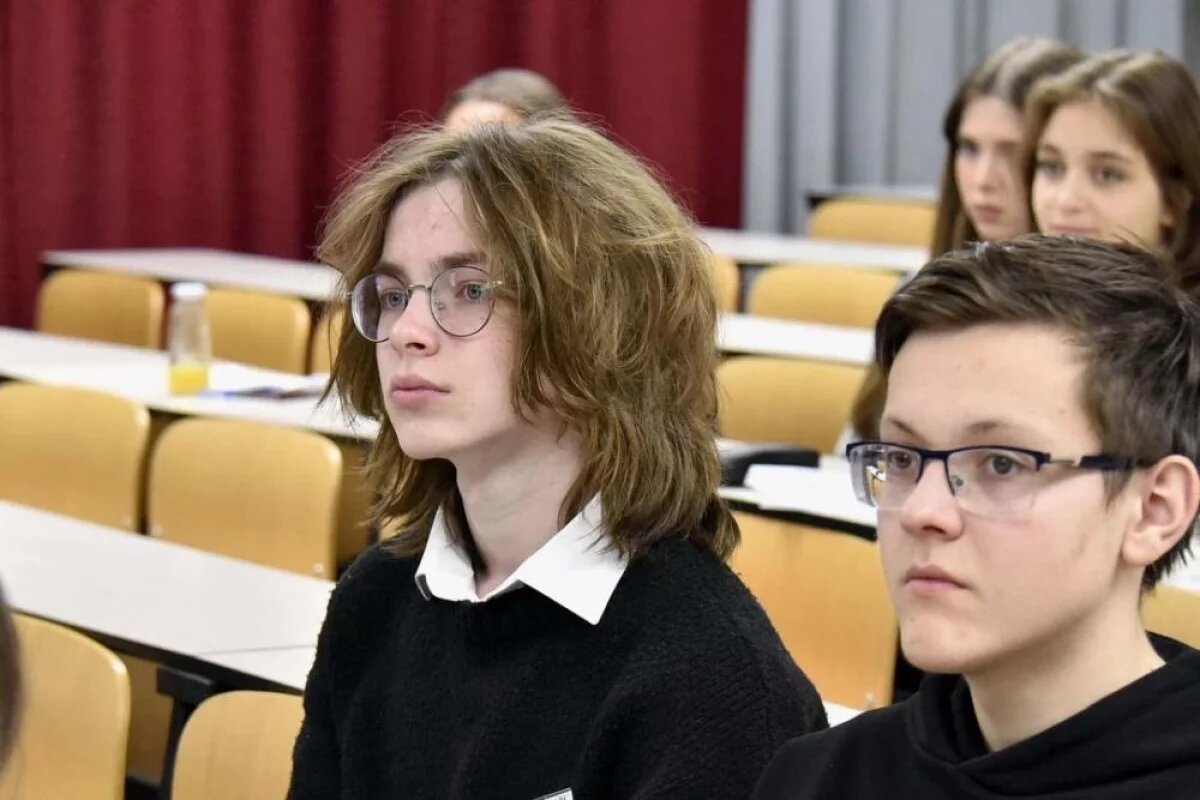    В пятигорском вузе идёт Всероссийская олимпиада школьников по английскому