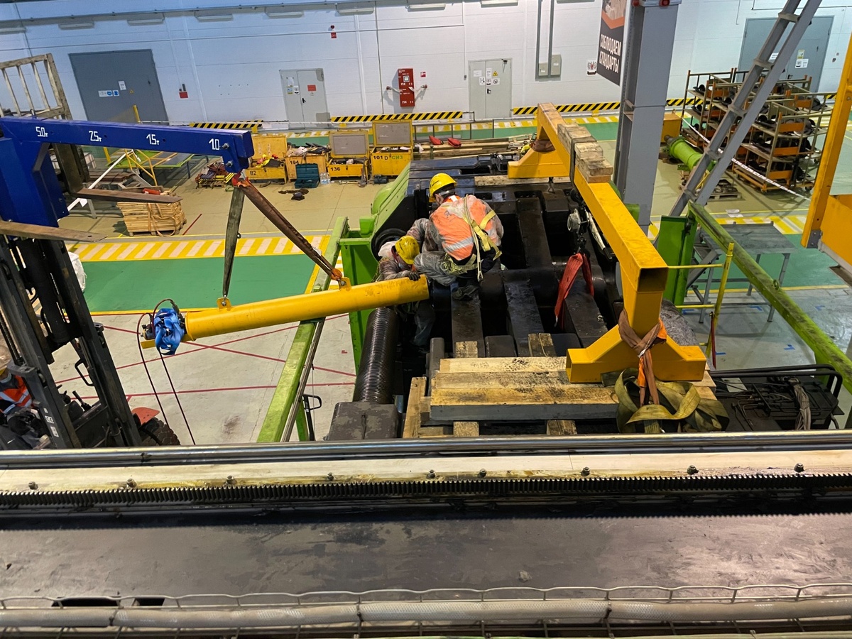 Демонтаж и монтаж термопластавтомата массой 55 т