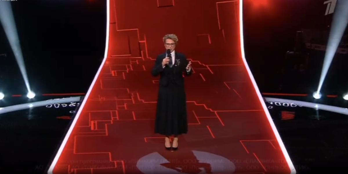 Яна Чурикова, ведущая проекта "Голос"