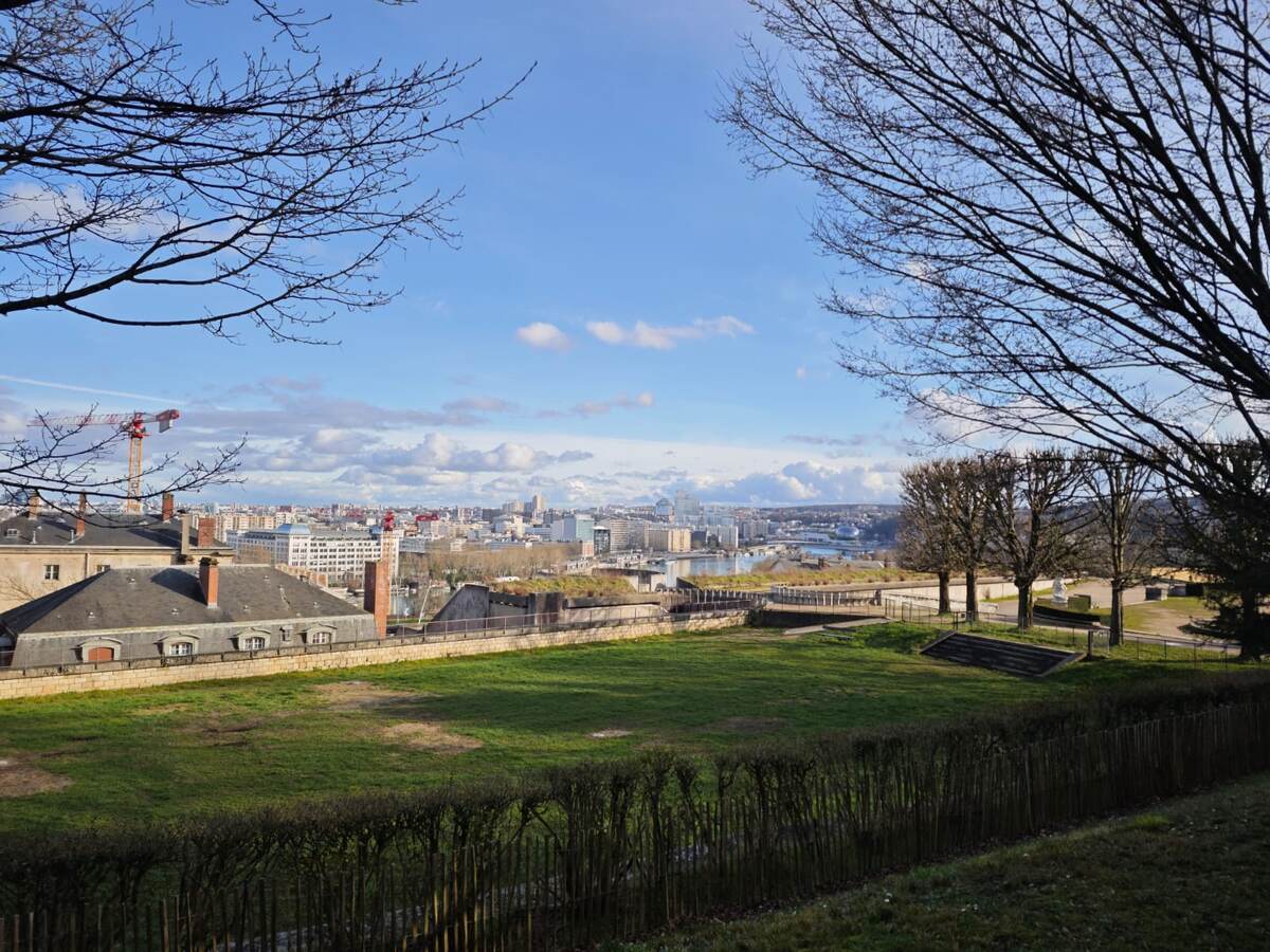 Франция, 22 февраля