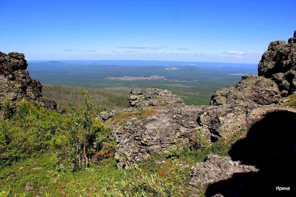 Золотой Камень вид на ГУХ