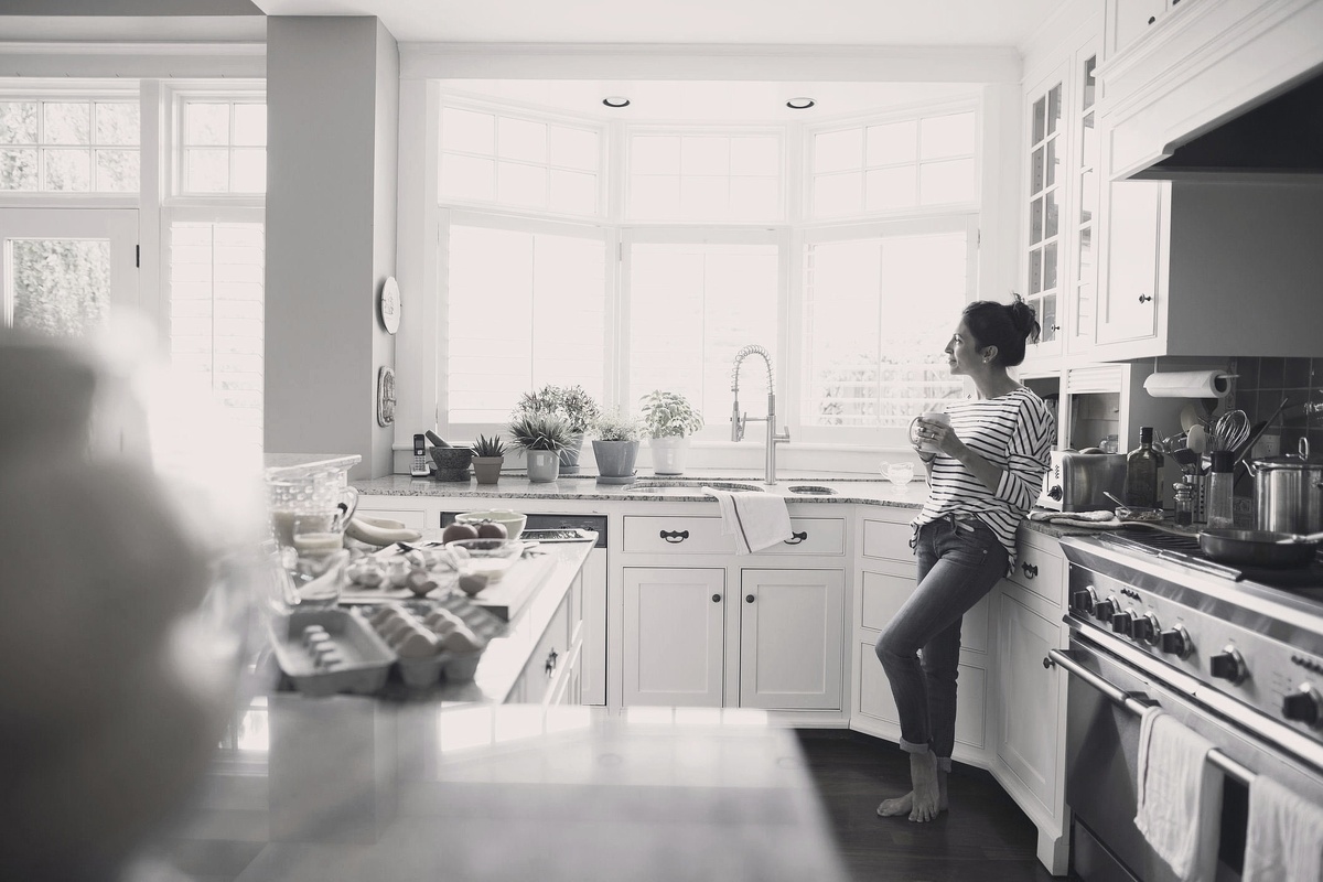 - С любовью к каждому . Наташа Эльберг- более 24 лет непрерывно практикующий кризисный психолог, энергопсихолог , автор книг -бестселлеров , автор методики ментальной трансформации и коррекции любых жизненных ситуаций с помощью специальных энергопрактик