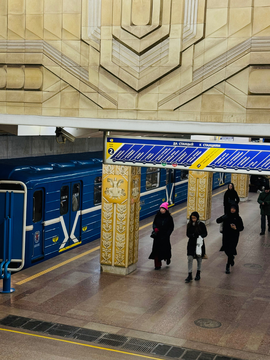 Сегодня мы побываем на старых советских станциях. Но в последние несколько лет в эксплуатацию введены несколько новых станций, что свидетельствует о том, что страна не стоит на месте, а развивается во благо своих граждан.