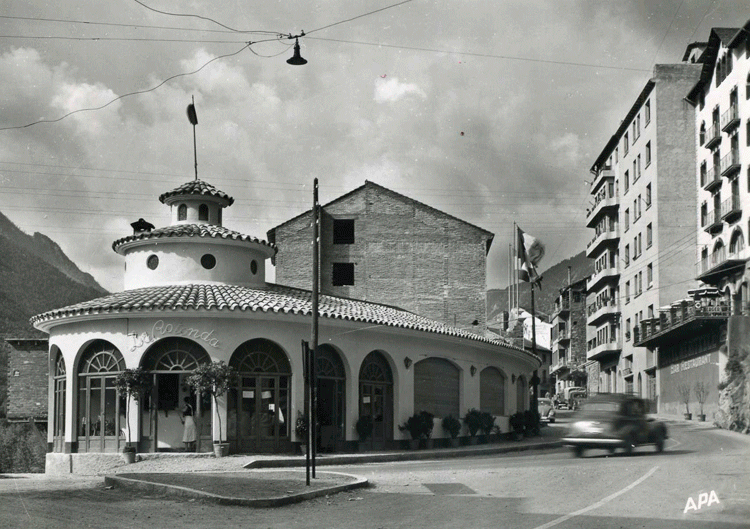 Гифка из газеты Bondia. Лучше все равно не сделаешь😇