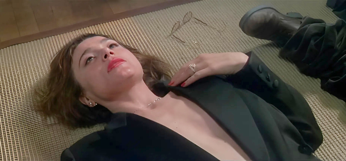 Кадр из фильма «The Ninth Gate». Режиссер: Роман Полански. Производство: Artisan Entertainment, Bac Films, Canal+ España, Canal+ [fr], Kino Vision, Origen Producciones Cinematograficas S.A., Orly Films, R.P. Productions, TF1 Films Production, Vía Digital. Прокат: Пирамида