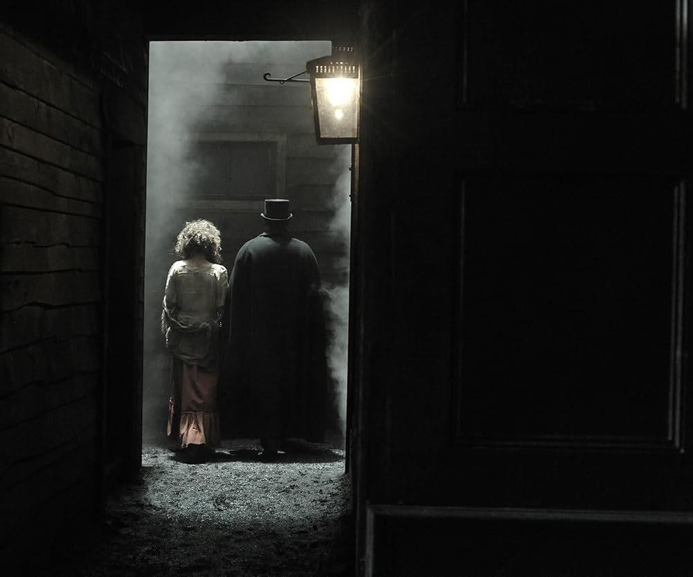 Кадр из фильма «The Limehouse Golem». Режиссер: Хуан Карлос Медина. Производство: Number 9 Films. Прокат: Экспонента