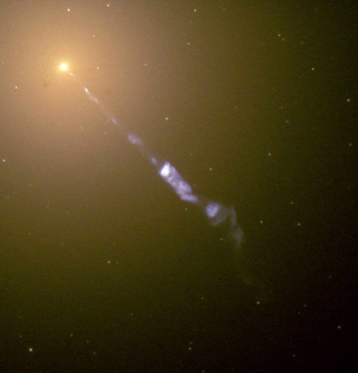 Эллиптическая галактика M87.