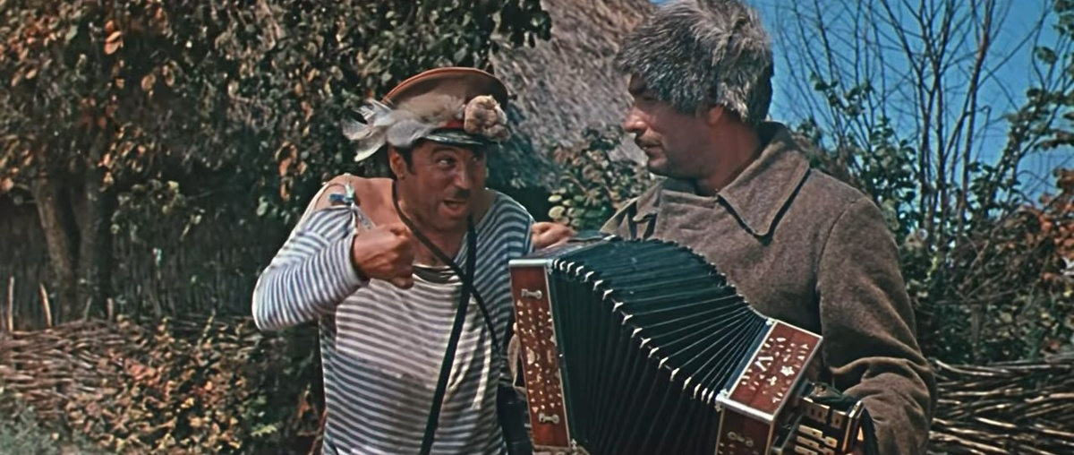 Кадр из кинофильма "Свадьба в Малиновке"