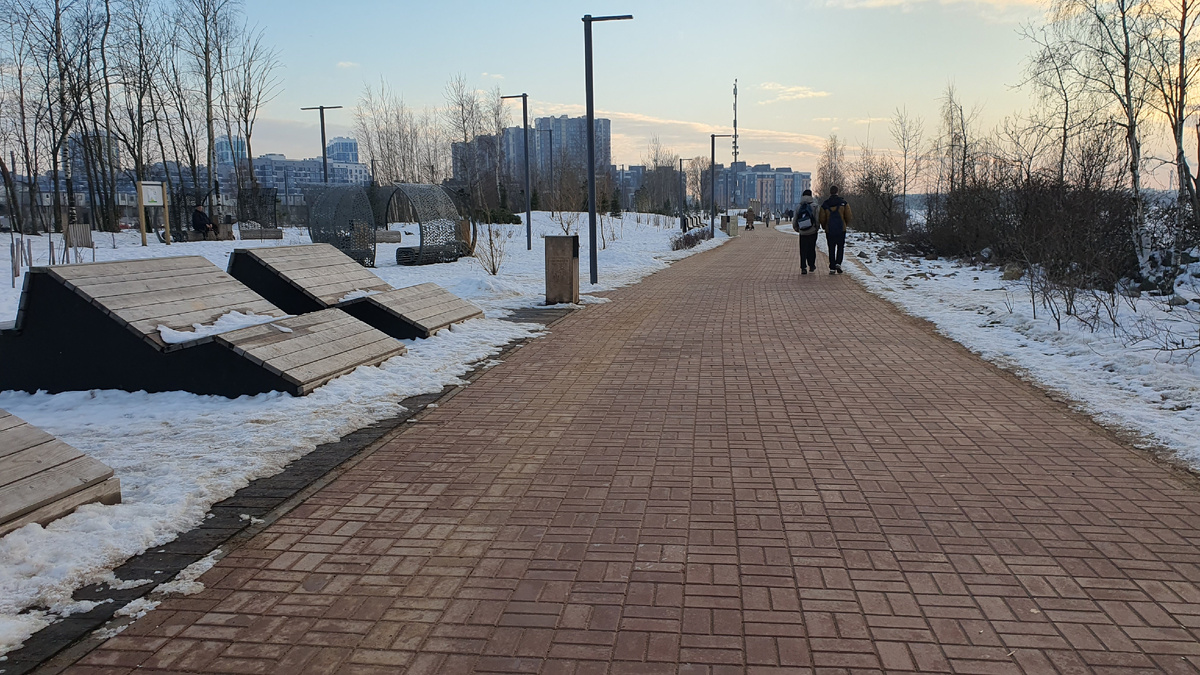 прогулочная зона, набрежная залива, вдоль Балтийского бульвара