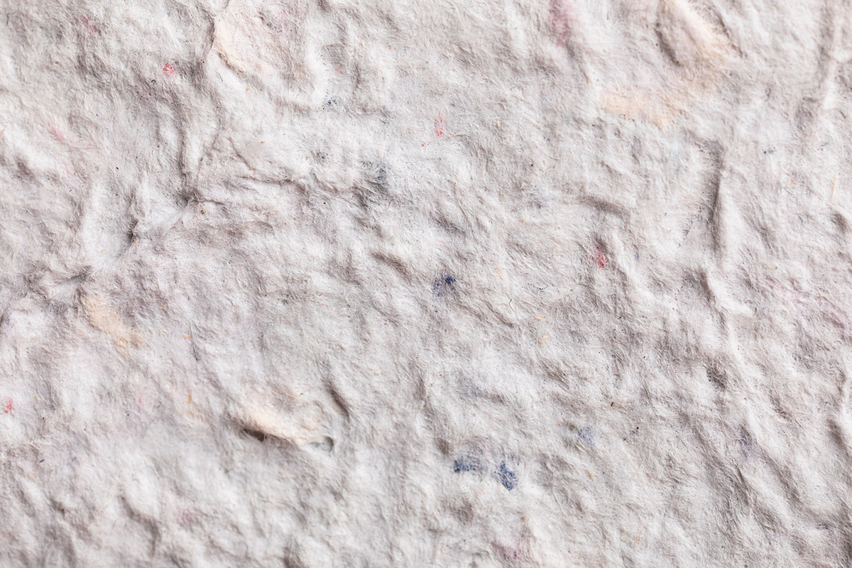 Lea Rae / Shutterstock / FOTODOM📷Из «жеваной бумаги» можно создать множество изделий: от небольших игрушек до массивных скульптур