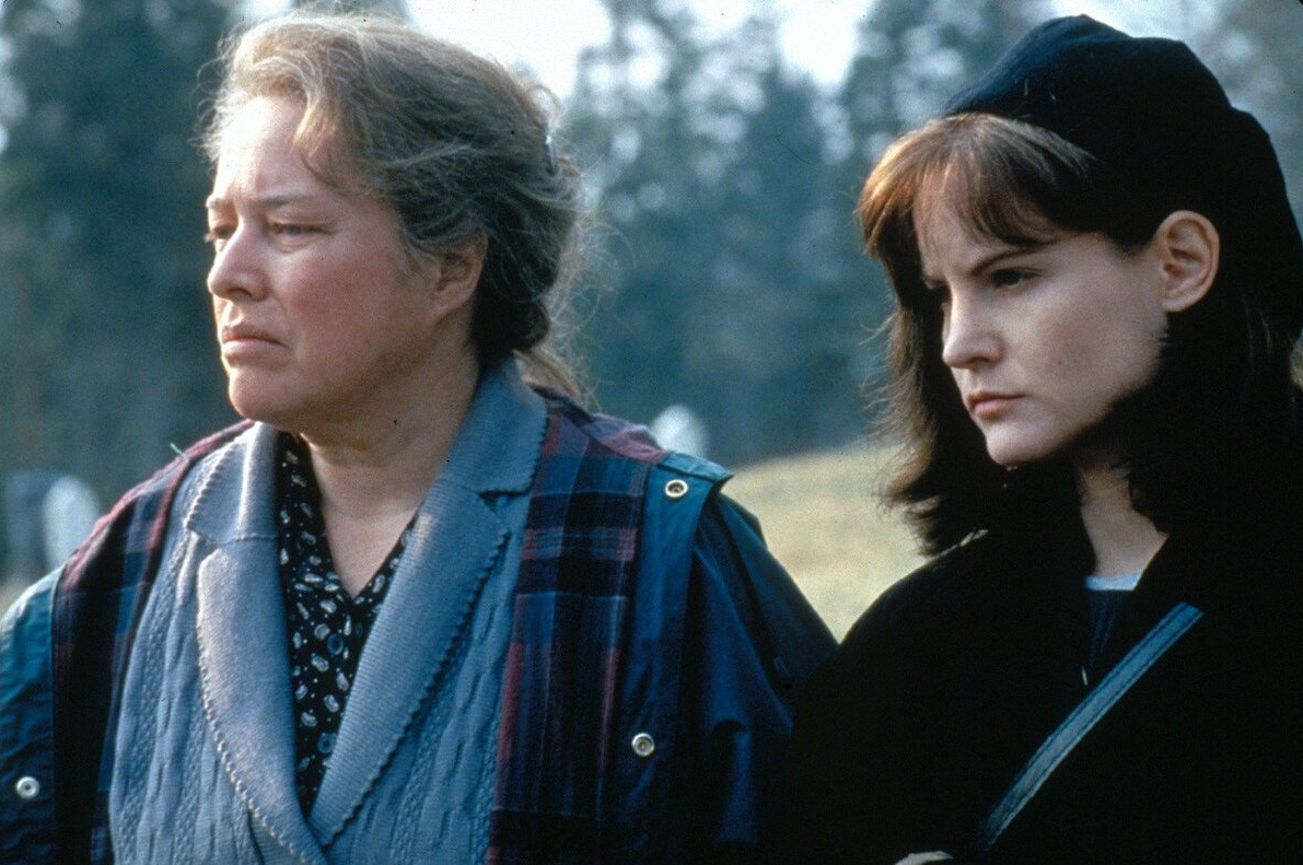 Кадр из фильма "Долорес Клэйборн" (1995)