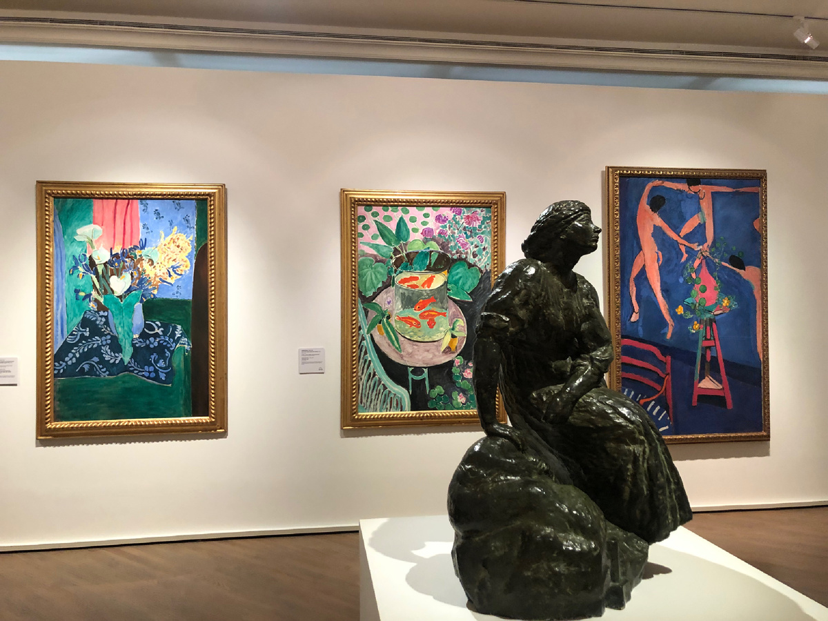 Анри Матисс. Арумы, ирисы, мимоза (Голубая ваза с цветами на синей скатерти) (1913), Красные рыбы (Золотые рыбки) (1911), Настурции. Панно "Танец"II (1912)