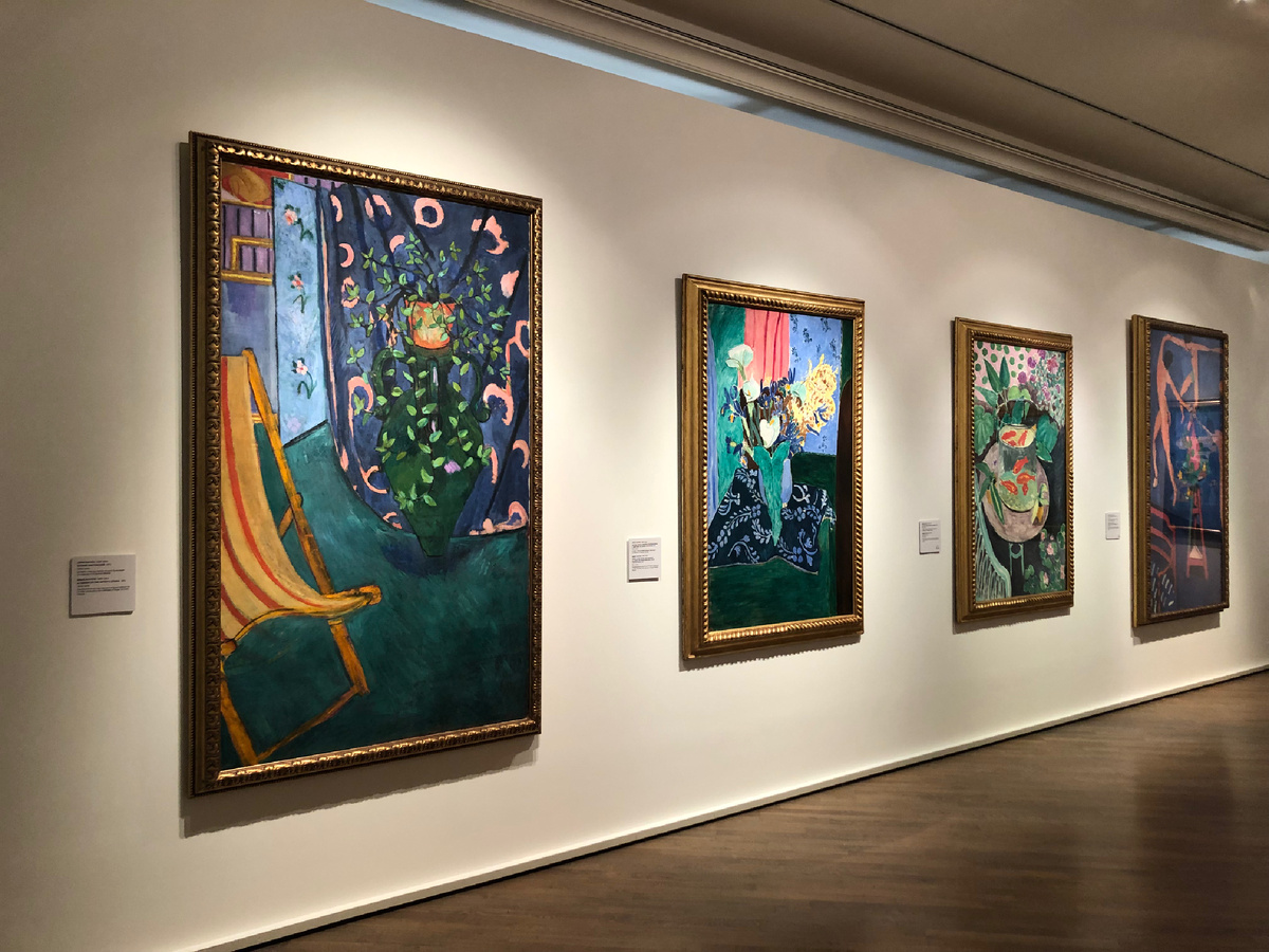 Анри Матисс. Уголок мастерской (1912), Арумы, ирисы, мимоза (Голубая ваза с цветами на синей скатерти) (1913), Красные рыбы (Золотые рыбки) (1911), Настурции. Панно "Танец"II (1912)