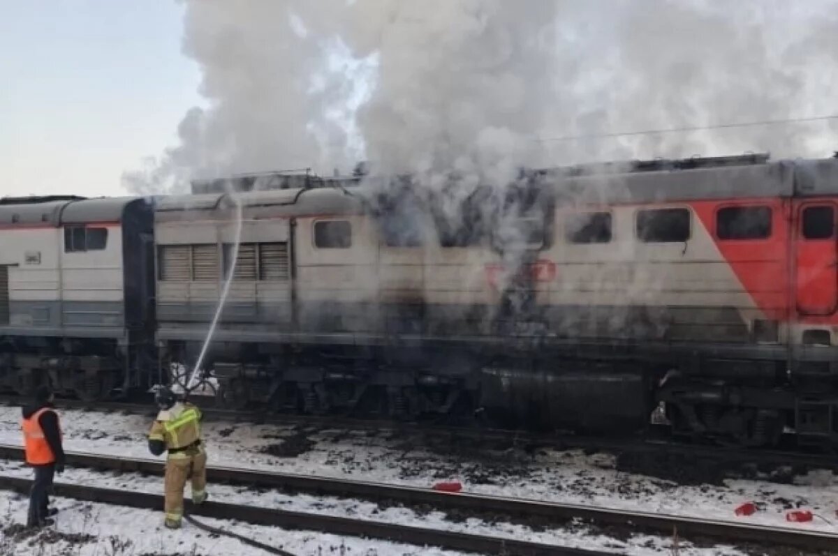    В Тульской области на ж/д станции горел локомотив