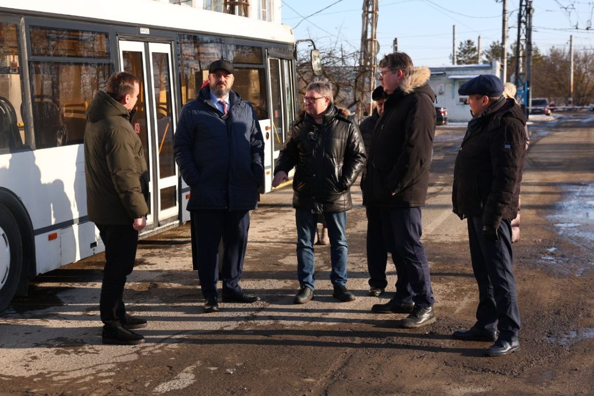    Глава города заявил, что качество транспортных перевозок в городе напрямую зависит от численности водительского состава