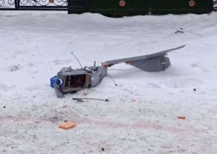 Сегодня ВСУ атаковали Калининский район Горловки при помощи ударного БПЛА, к счастью, боеприпас не сдетонировал, источник – Телеграм-канал Военкор Гавриш