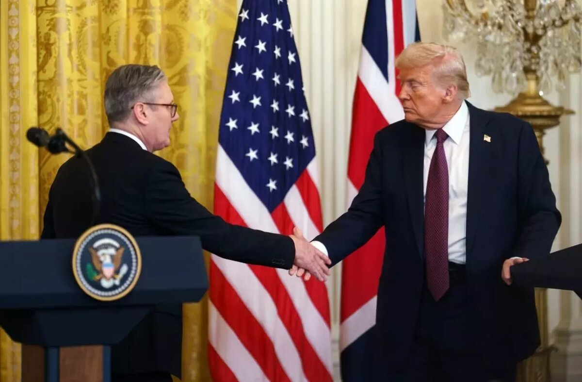 Приглашение от британского короля, к слову, действительно было исключительным жестом. Никто, кроме Дональда Трампа, принятого с госвизитом в свой первый срок в 2019 году, не удостаивался такой чести во второй раз. Фото: Will Oliver. EFE via EPA/Politico