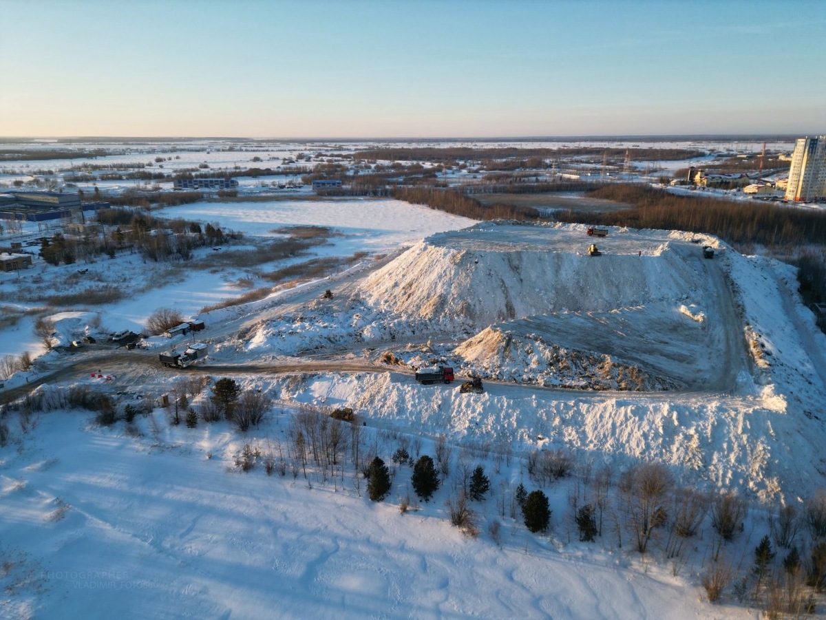    Власти Нефтеюганска взыскали с подрядчика более 2 млн рублей за некачественную уборку снега