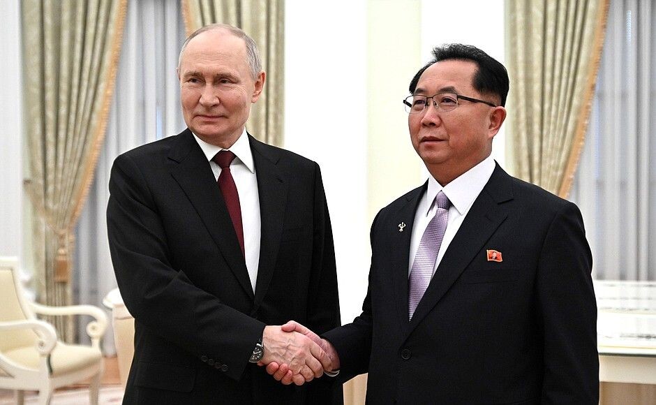    Владимир Путин с Ли Хи Ёном / Источник: Кремль