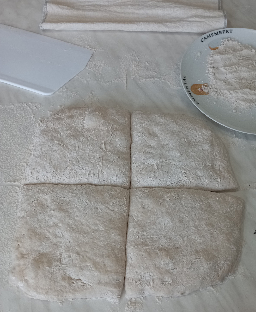 Тесто для чабатты после аутолиза и 24 часовой ферментации