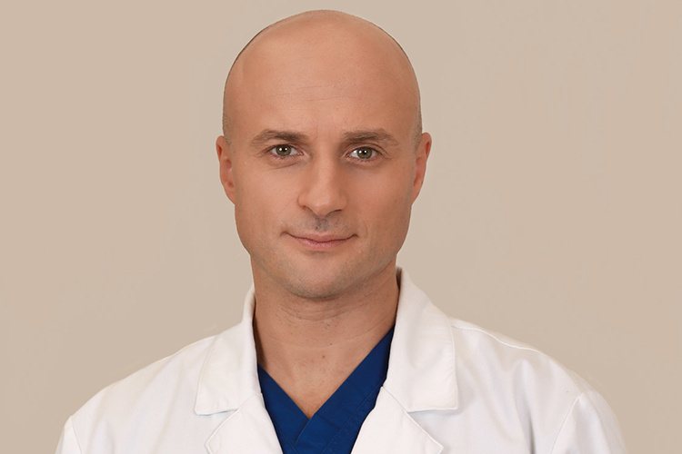    Арсений Кожухов: «Были случаи, когда у ребенка в школе выпала линза, он ее подобрал с пола, послюнявил и вставил в глаз».   
Фото: Фото предоставлено Арсением Кожуховым