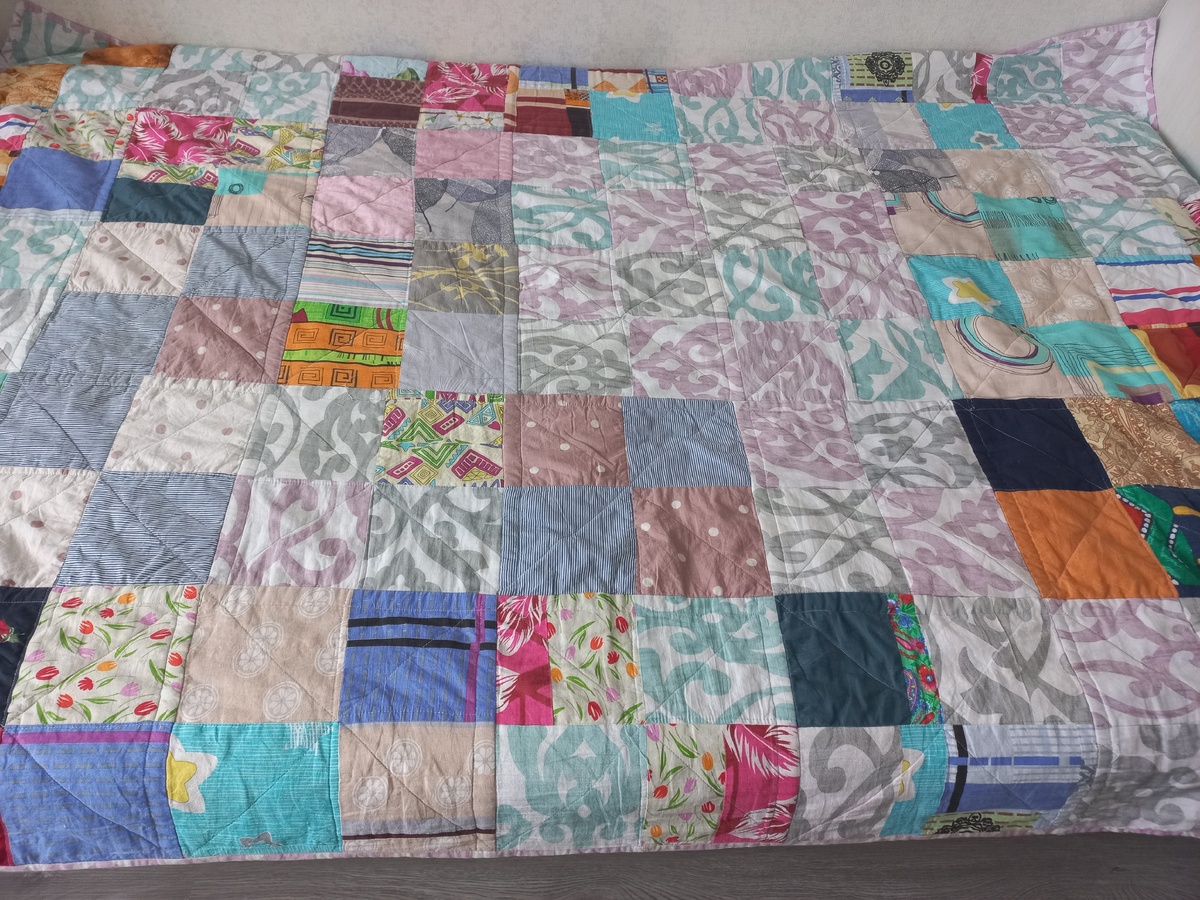 Все старые вещи имеют повторное применение благоаря маминым золотым ручкам!