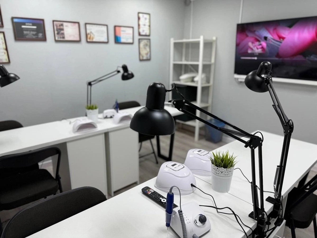    В Усть-Югане благодаря грантовой поддержке открылось молодежное бьюти-пространство