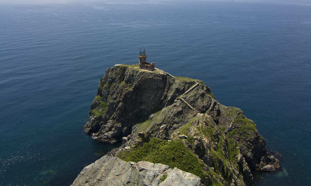 А вот реальное изображение острова Аскольд