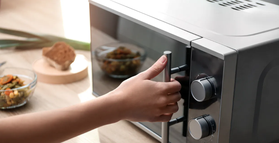 Можно ли в микроволновке? Ответы на востребованные вопросы про СВЧ